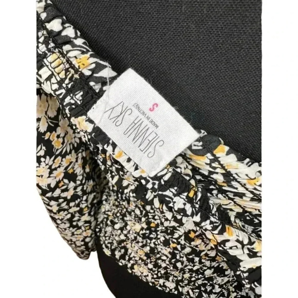 Sienna Sky Small Black Yellow Floral Square Neck Crop Smocked Top - Picture 6 of 14